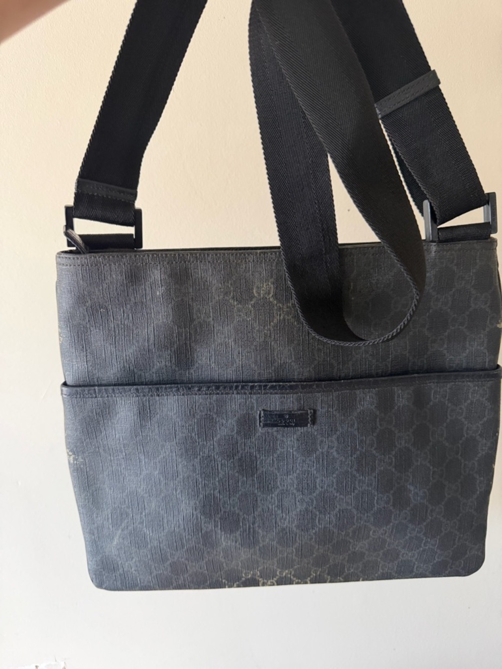 Gucci 13 Inches X11 Inches Unisex